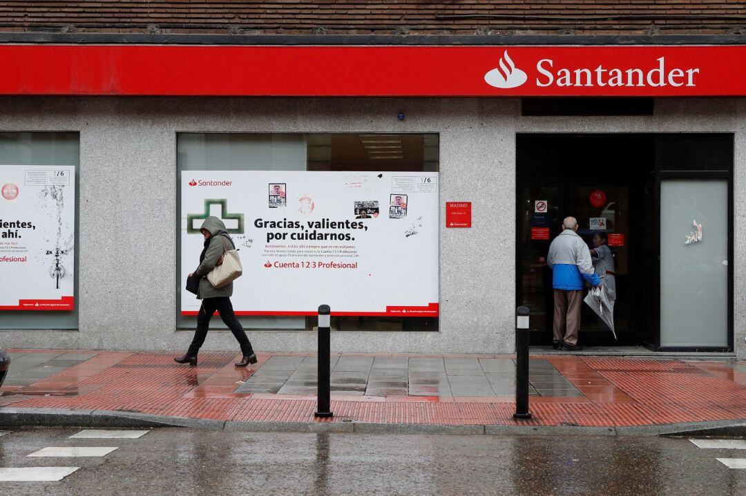 Fachada de una entidad bancaria en Madrid.