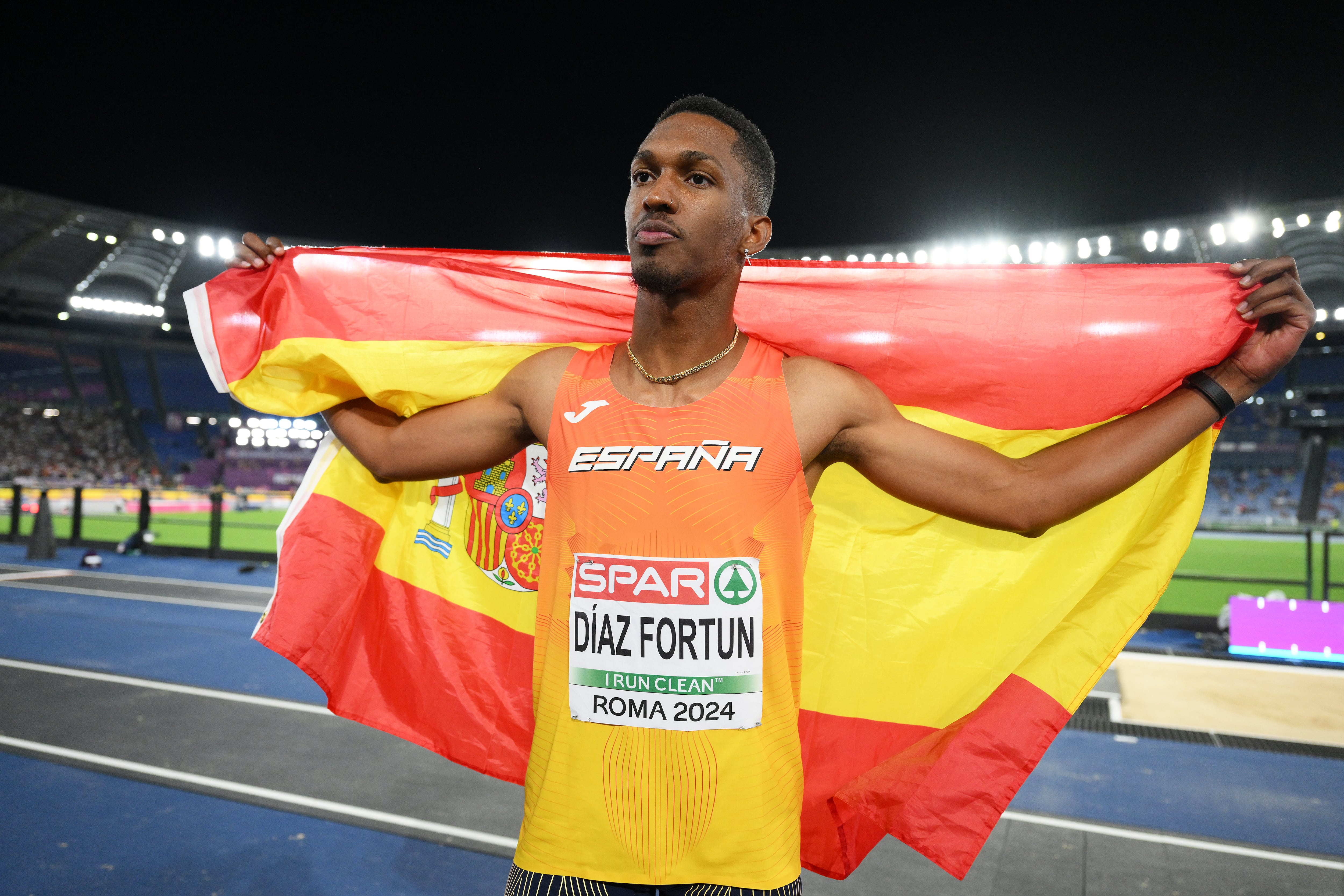 Jordan Díaz celebra el oro en el campeonato europeo de atletismo