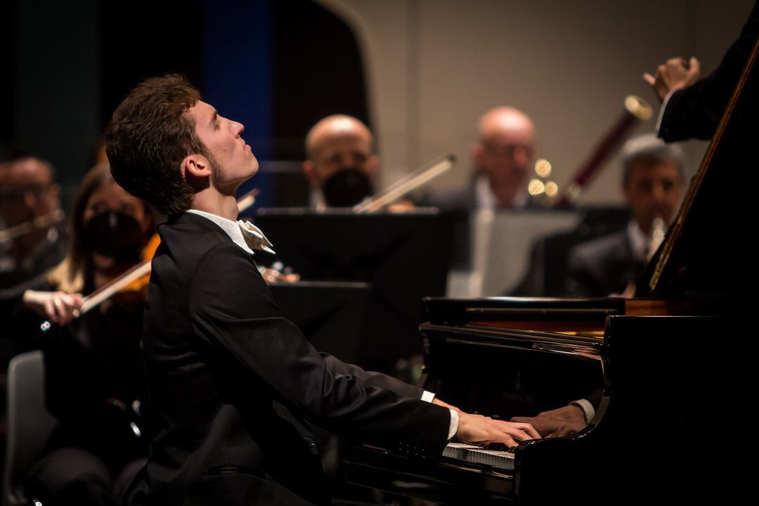 Valentín Malinin ofreció un concierto soberbio encima de las tablas del Teatro Infanta Leonor de Jaén