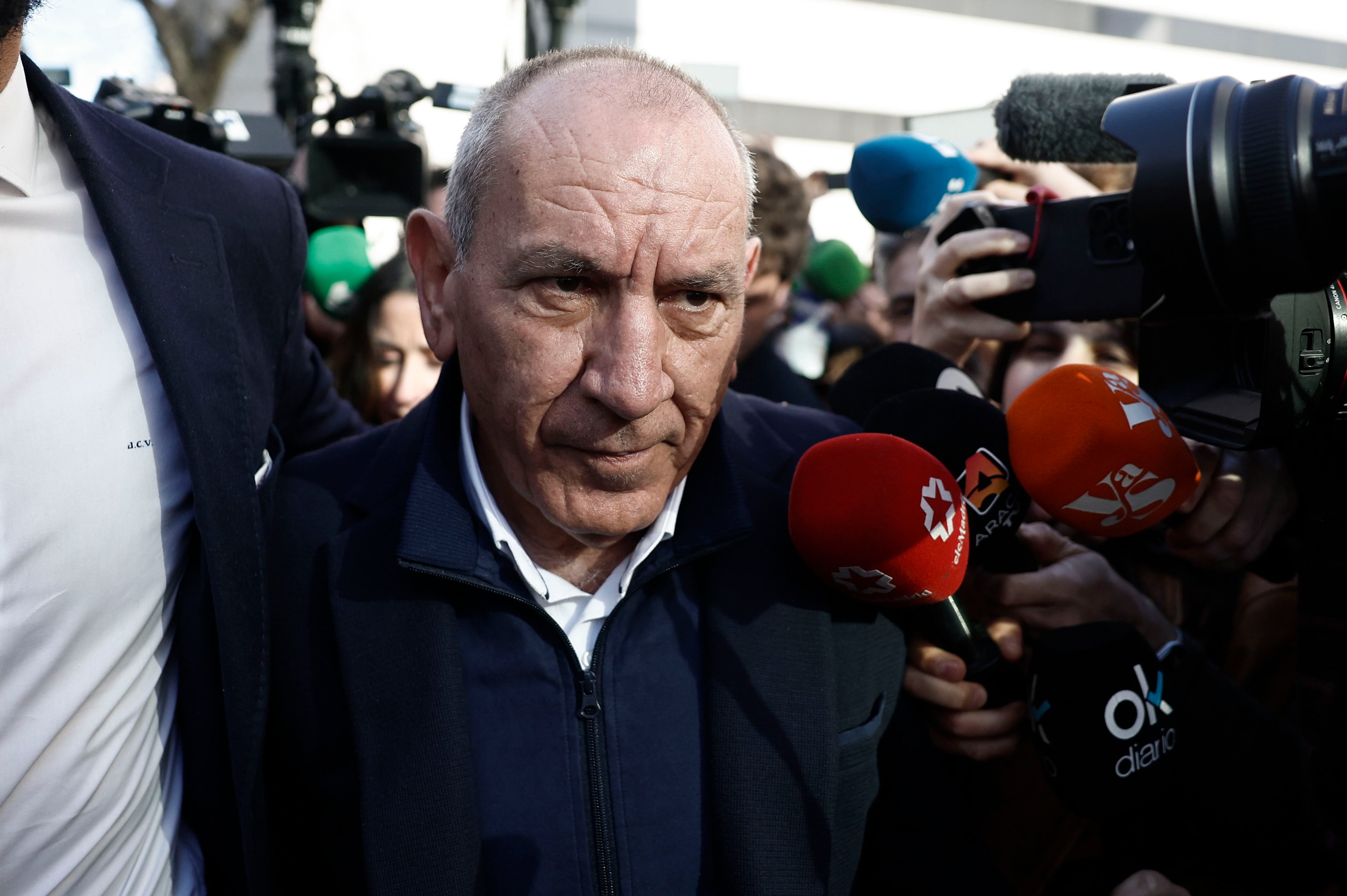 José Ángel González, a su entrado en los juzgados. EFE/ Sergio Pérez