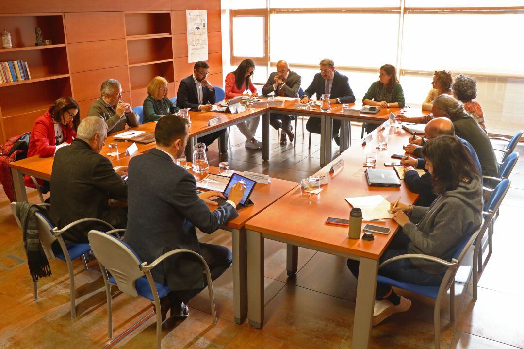 El consejero de Sanidad, Jesús Fernández Sanz, preside la reunión del Comité Ejecutivo de Respuesta y Preparación frente al Coronavirus.