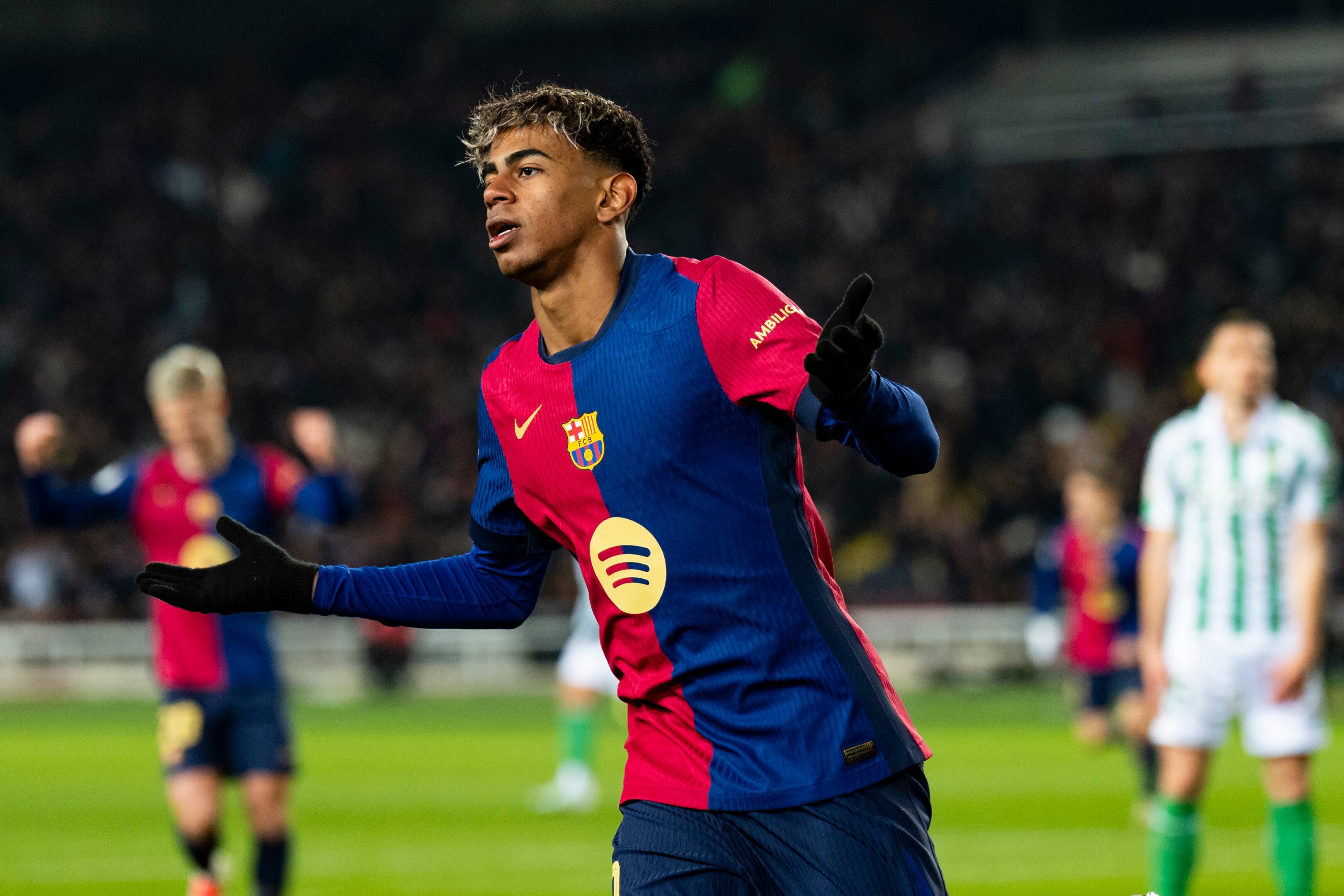 Lamine Yamal celebrando un gol ante el Real Betis Balompié