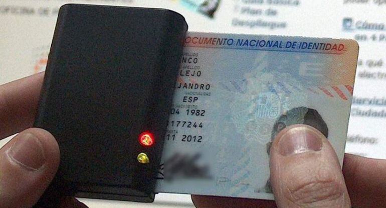 El Partido Popular pide por segunda vez retirar DNI a una anciana por no hablar castellano fluido.