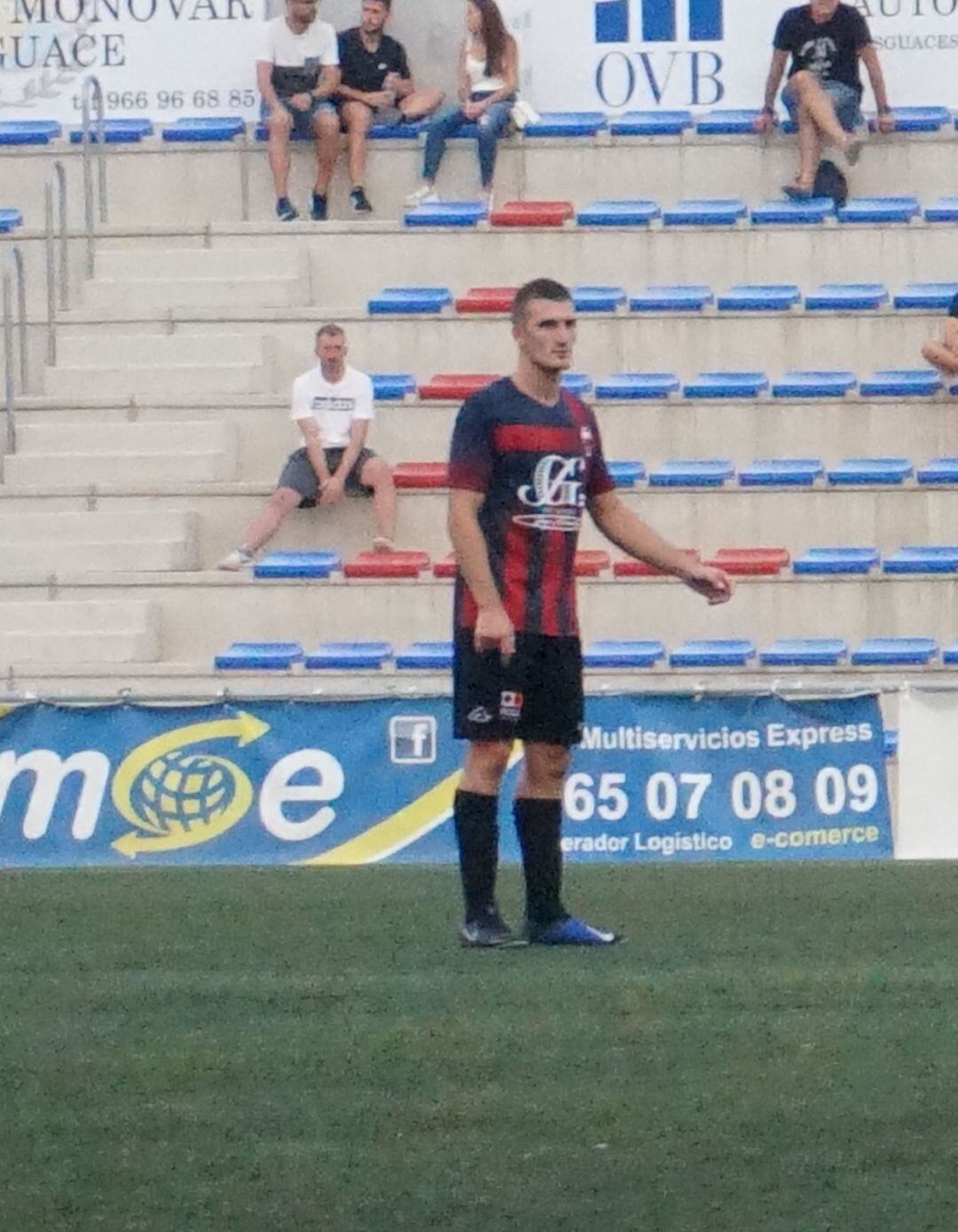 Josan Ruiz apenas ha gozado de la confianza de Santi Rico