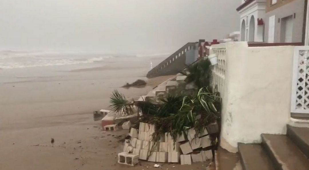 Playa de Oliva durante el temporal Gloria 