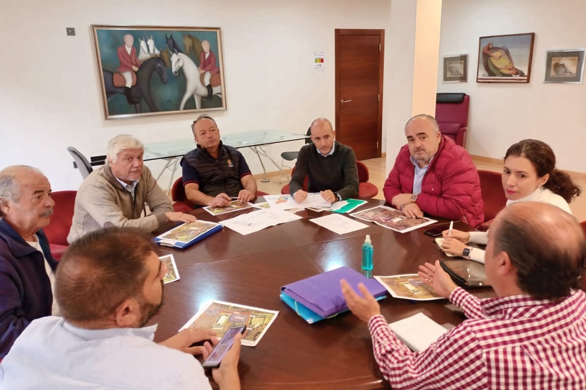 Reunión con las distintas asociaciones de vendedores ambulantes del municipio