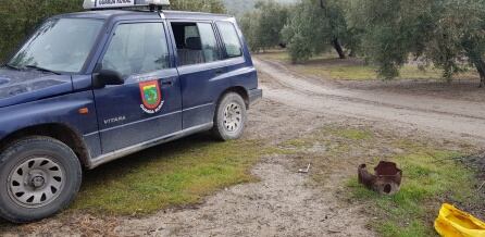 El pozo se encuentra junto a un camino