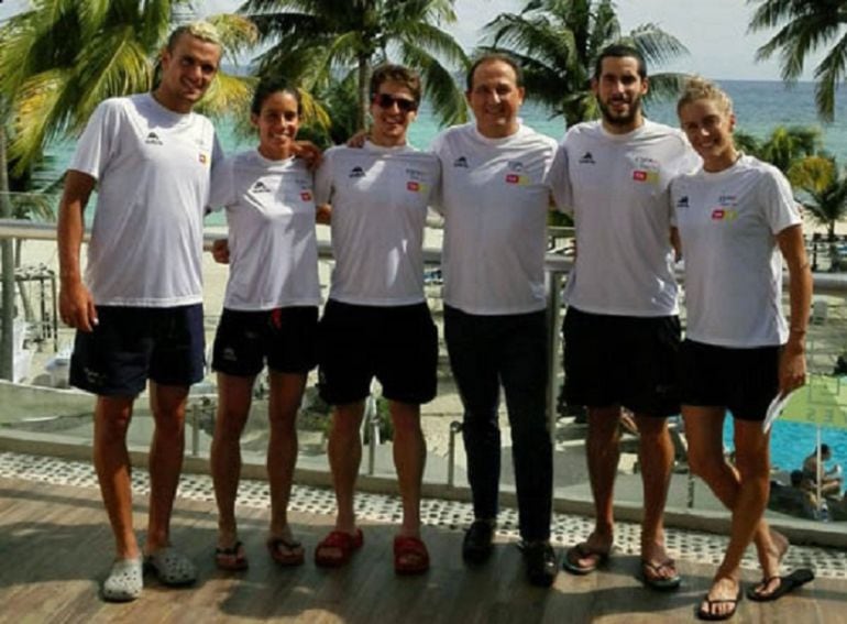 Miriam Casillas (2ª por la drcha.) junto a sus compañeros de la selección española en México