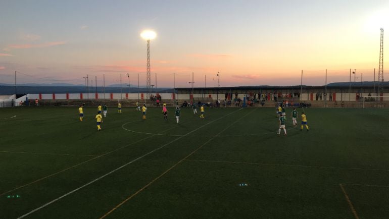 Partido entre el CD Navas y el CD Úbeda Viva de semis de Copa Subdelegada del Gobierno en el campo municipal San Juan Bautista 