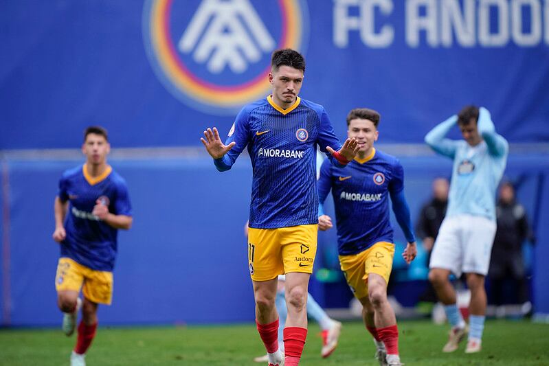 Lautaro de León no va voler celebrar el gol davant el seu exequip