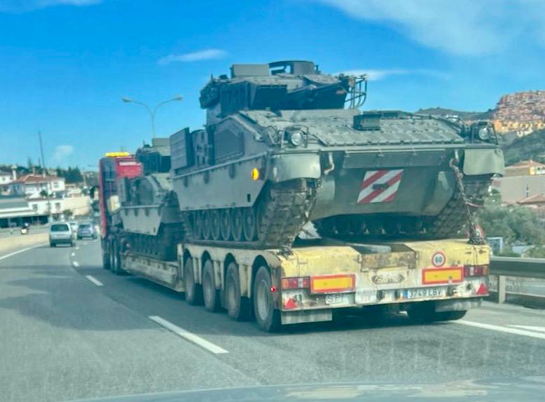 Uno de los tanques que ha sido &#039;cazado&#039; en plena autovía de Málaga este martes