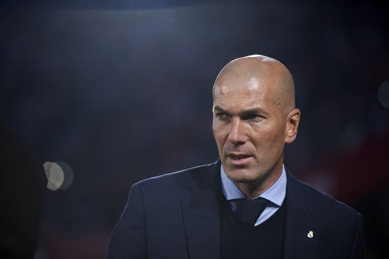 Zidane antes de un Real Madrid - Sevilla en el Sánchez - Pizjuán.
