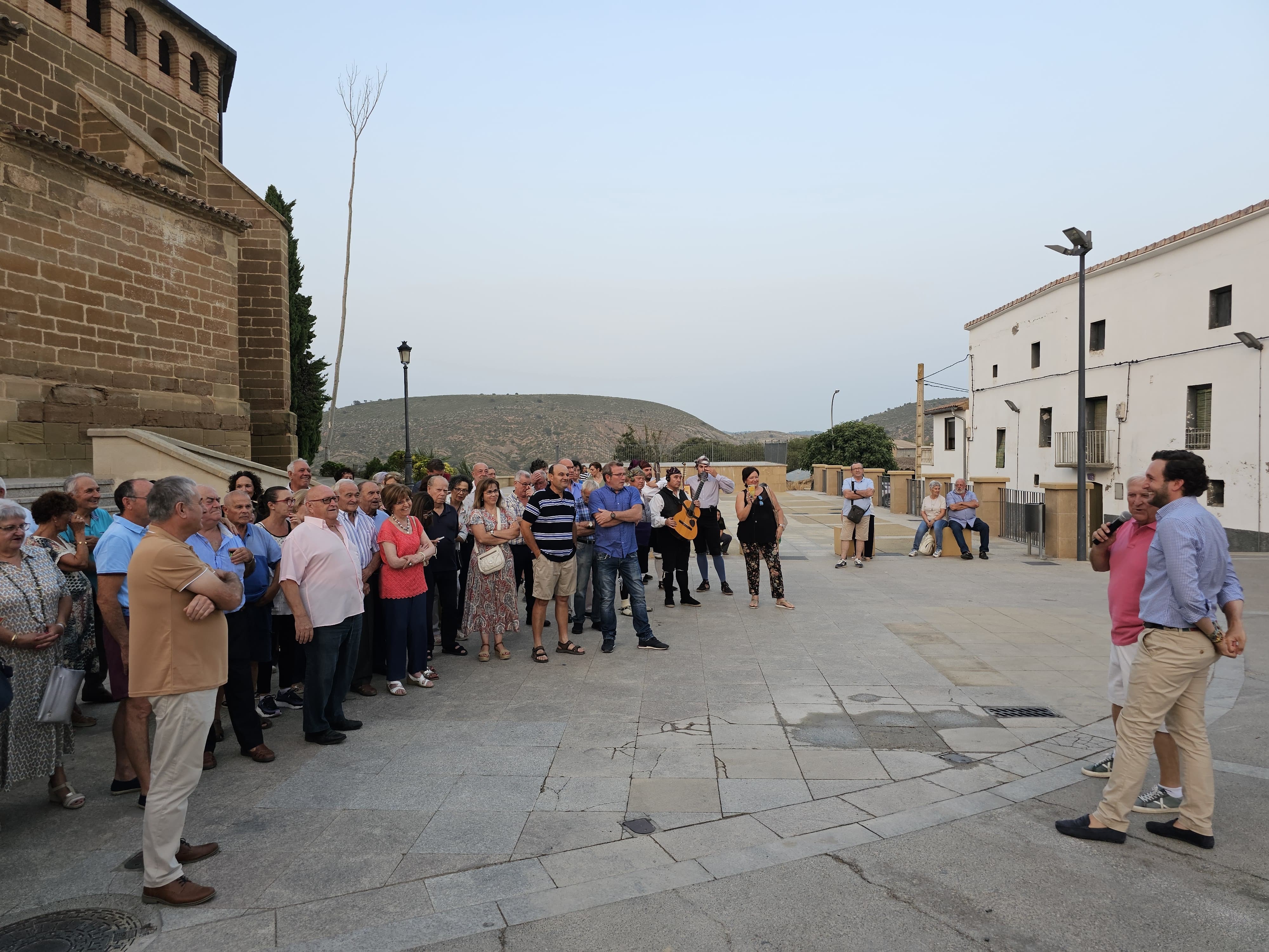 Arrancan las fiestas de Peraltilla con una ronda homenaje a los mayores de la localidad