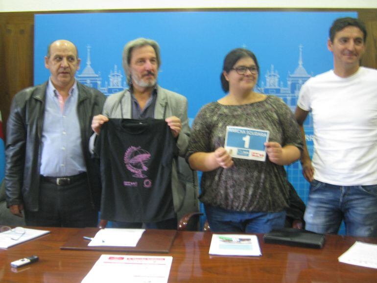 Bierzo Solidario y el ayuntamiento, además de firmas comerciales, organizan la "marcha"