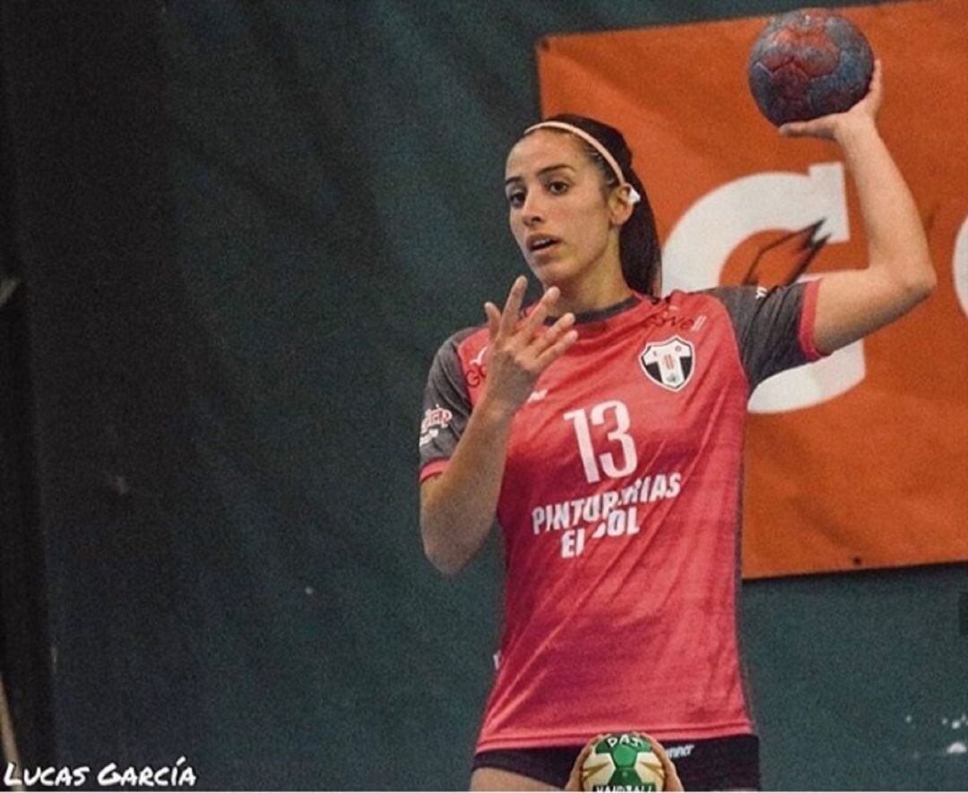 Cati Benedetti con la camiseta del Sedalo, sú último equipo.