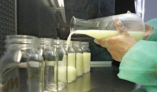 El banco de leche del hospital 12 de Octubre de Madrid suministra leche a otros centros hospitalarios de la región