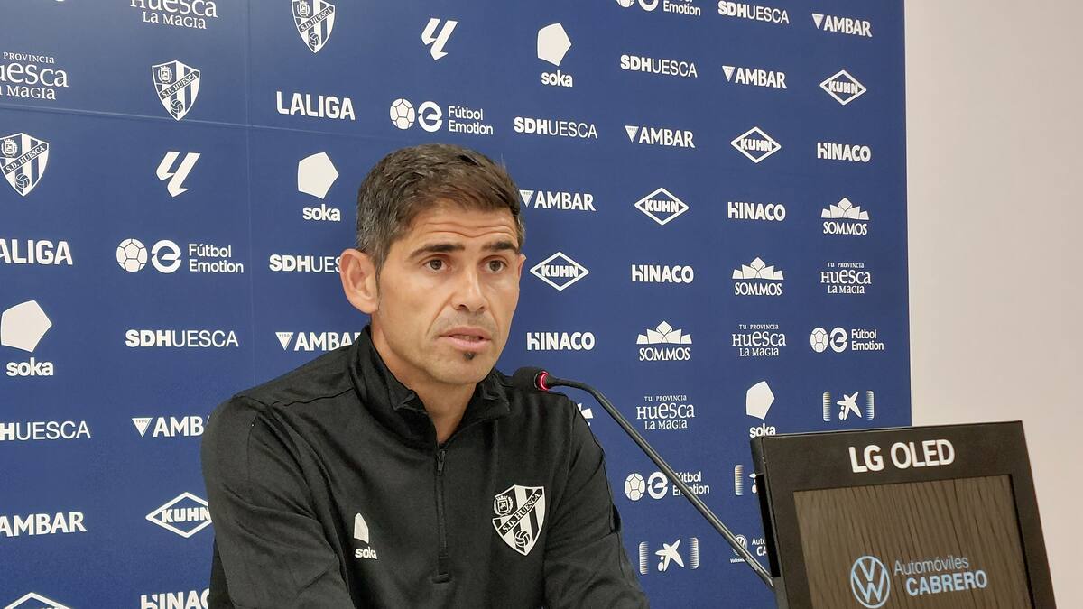Antonio Hidalgo en la previa del partido ante el Éibar