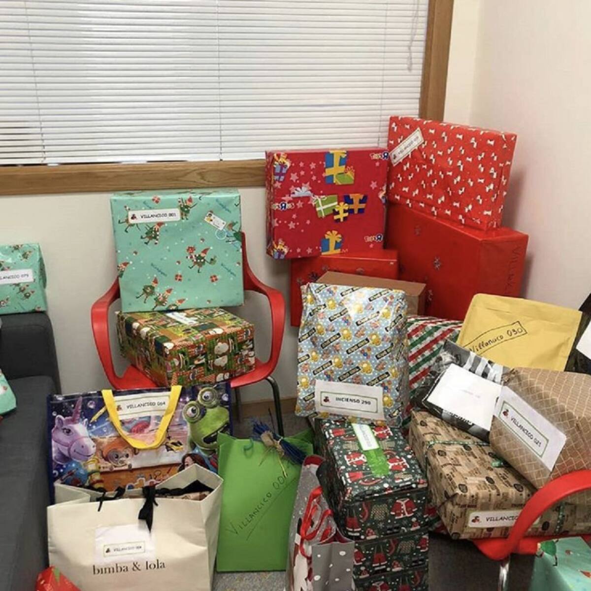 Más de 4000 calcetines recibirán su regalo esta Navidad