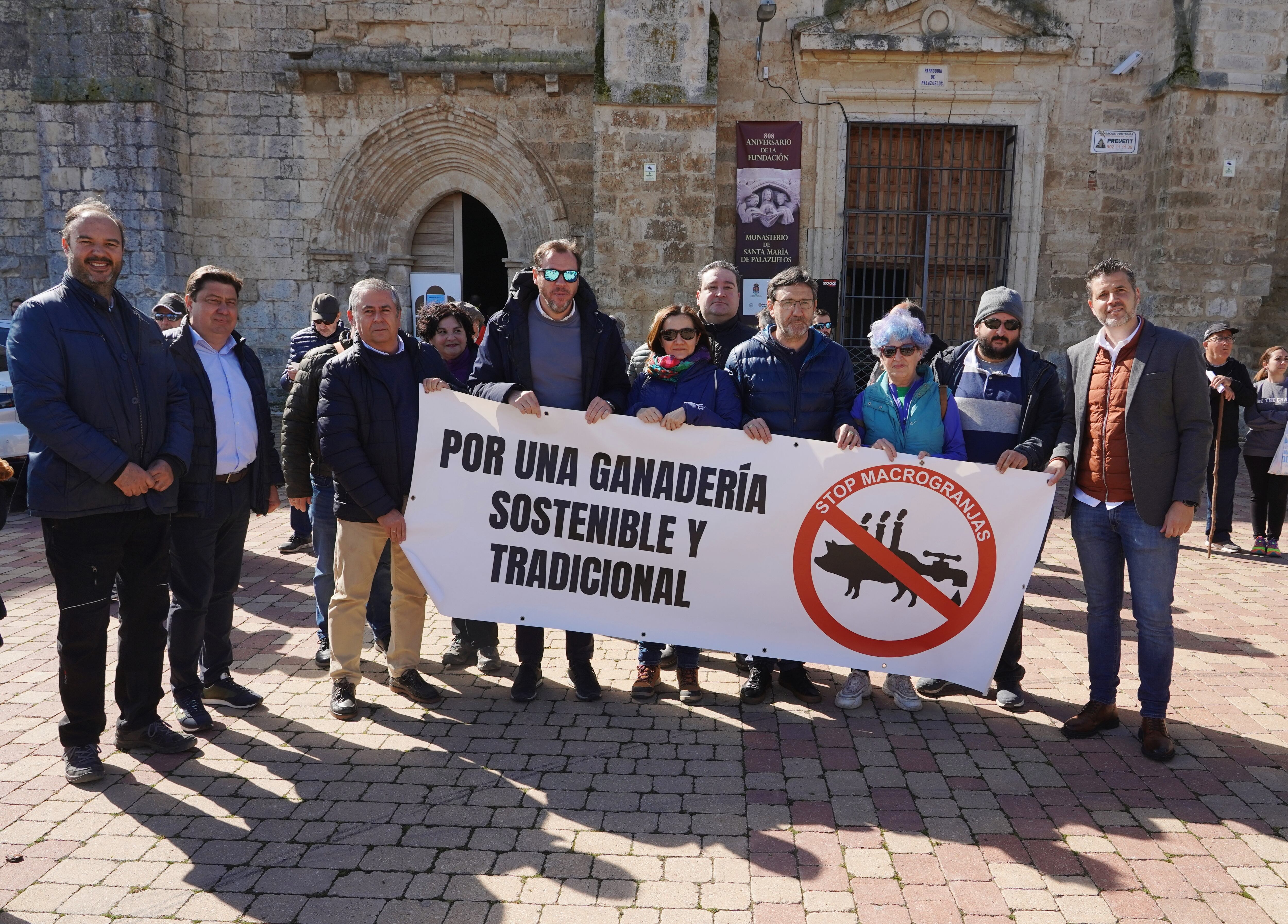 Marcha Vecinal contra la macrogranja porcina en el municipio de Corcos del Valle