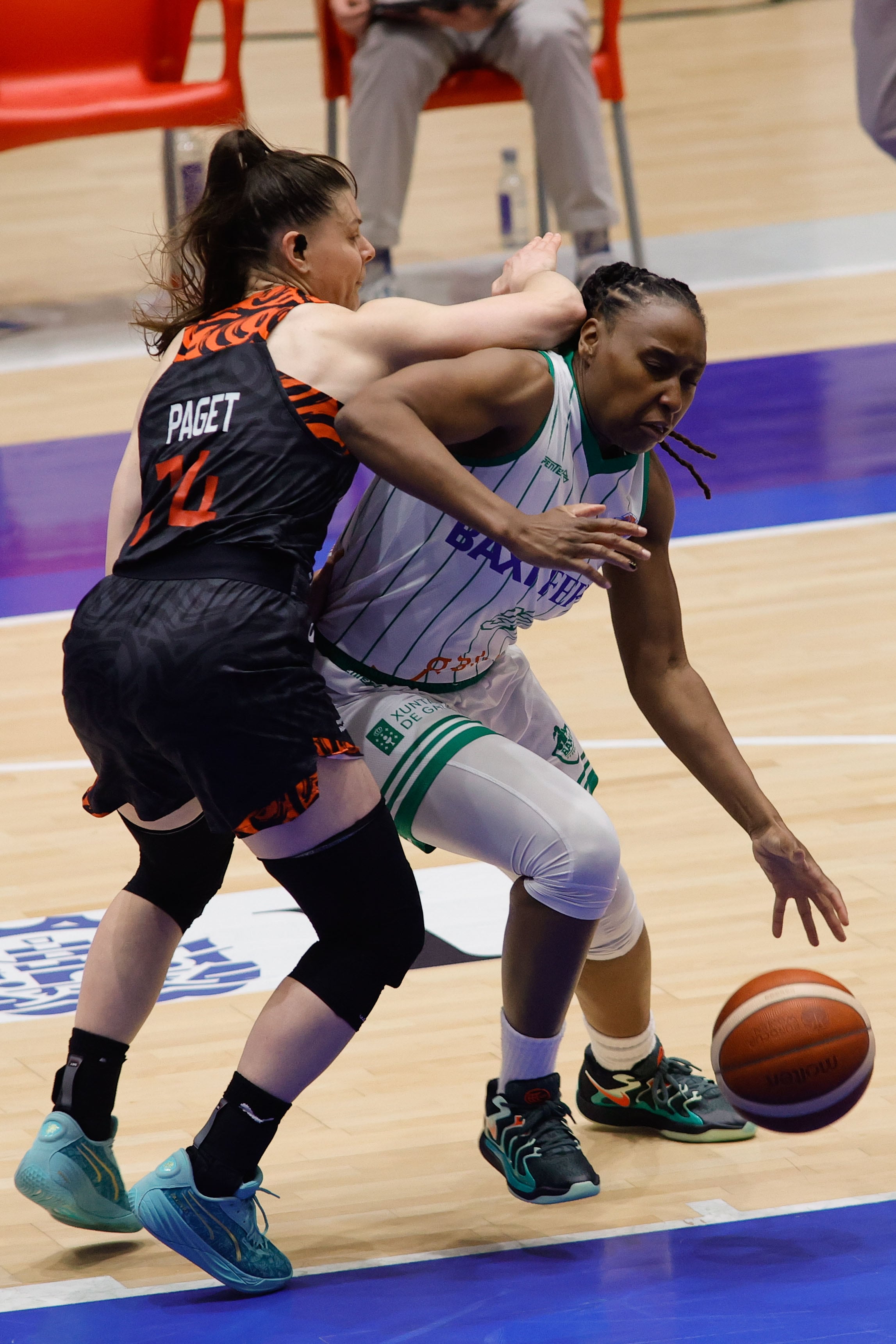 Imagen del Baxi-Villeneuve d´Ascq de la ida de la final de Eurocup en A Malata (foto: Kiko Delgado / EFE)