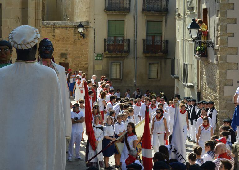 La corporación llega al atrio de Santa María.