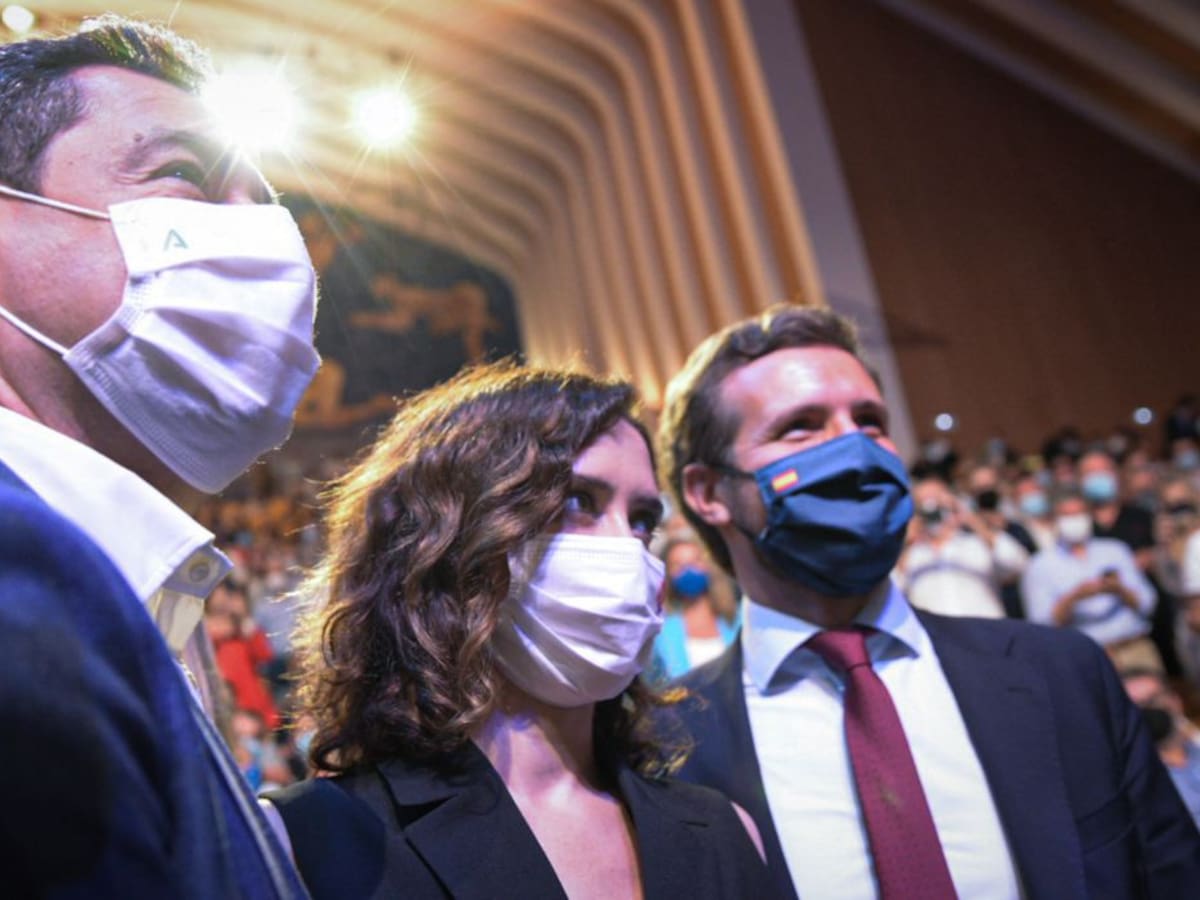 Juanma Moreno, sobre la guerra en el PP: "La gente no está en chorradas internas que no sirven para nada"