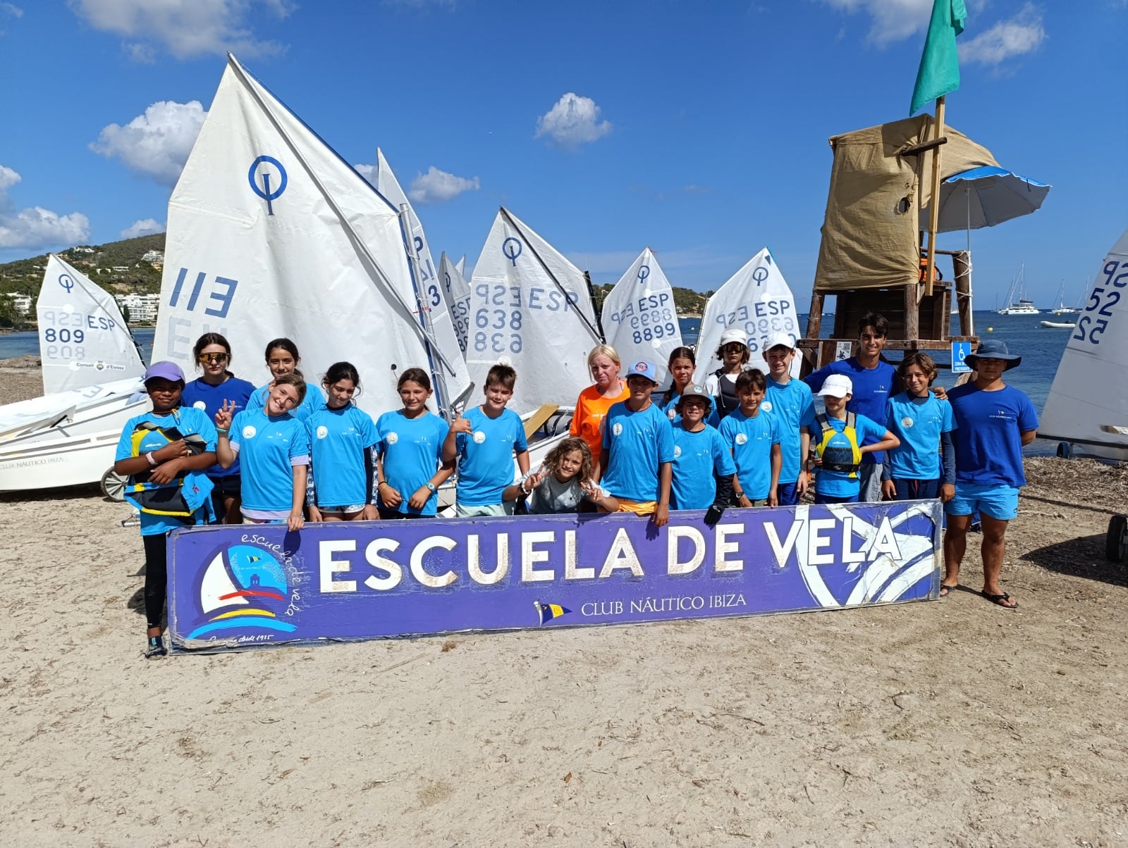 Regatistas de la escuela de vela del Club