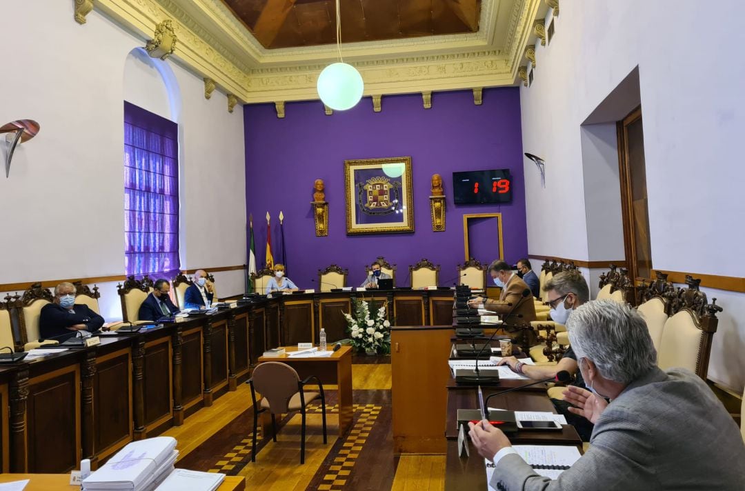 El pleno municipal de Jaén ya ha dado el visto bueno a la extinción del convenio anterior del Tranvía entre consistorio y Junta para poder firmar el nuevo convenio este miércoles próximo