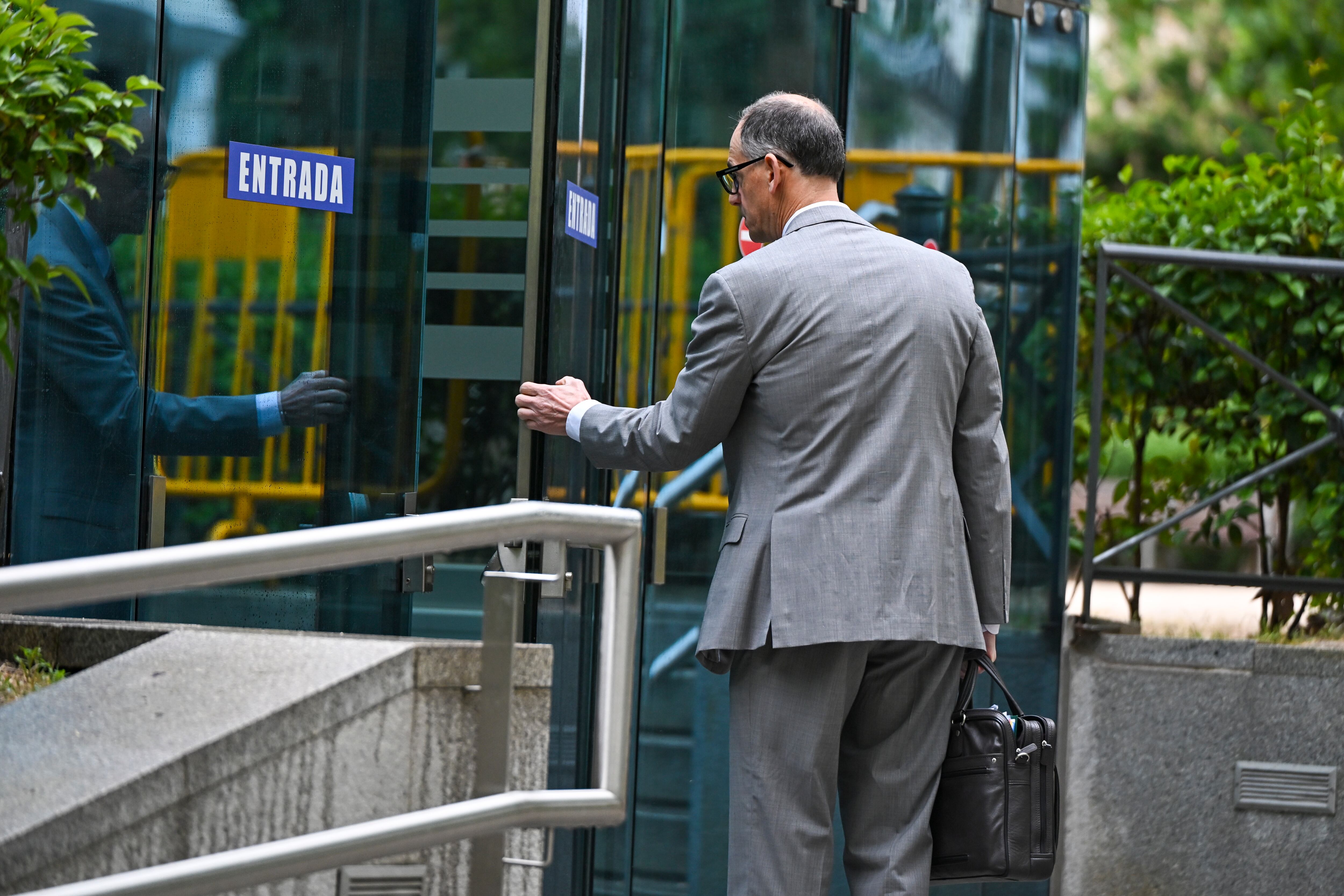 El principal investigador del caso Gürtel, Manuel Morocho, inspector de la UDEF que denunció presiones de sus superiores, a su llegada para declarar como testigo el juicio del caso Kitchen en la Audiencia Nacional, que analiza una presunta operación parapolicial para espiar al extesorero del PP Luis Bárcenas.