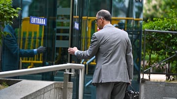 La jueza de la 'Kitchen' frena al inspector Morocho para que no detalle el acoso que sufrió de sus mandos policiales: "Se extiende más de lo que le preguntan"