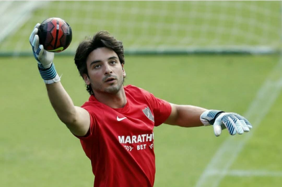 Cenk Gönen, en un entrenamiento con el club malagueño