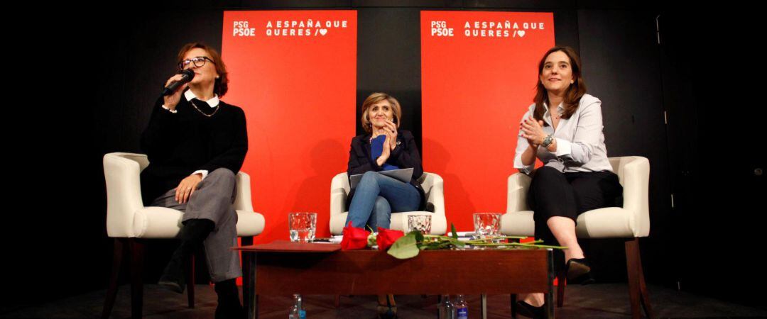 La ministra de Sanidad, María Luisa Carcedo, ha protagonizado un encuentro con el sector sociosanitario de A Coruña, donde estuvo acompañada por la candidata del PSOE a la alcaldía de A Coruña, Inés Rey