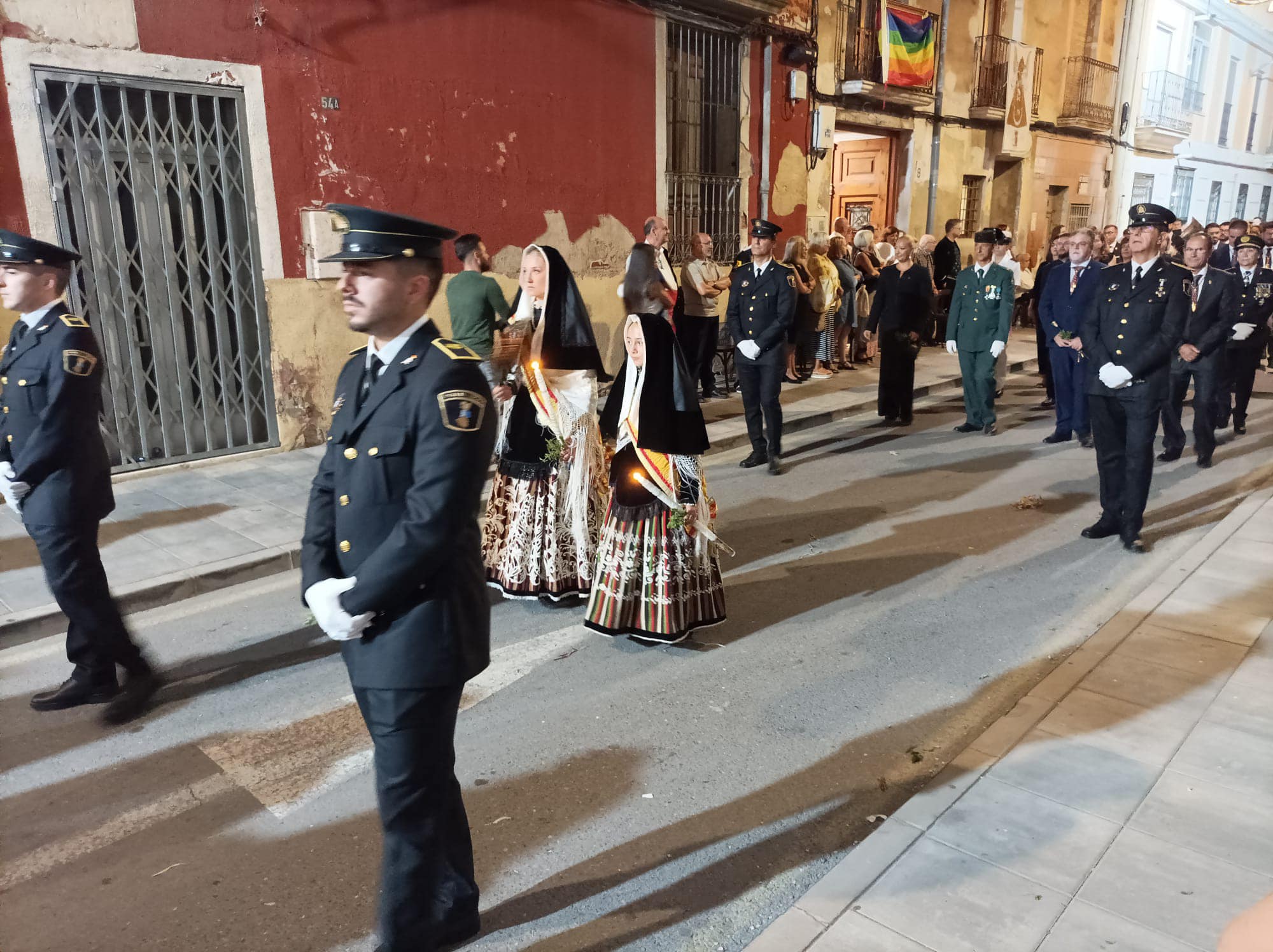 Policías locales en la procesión