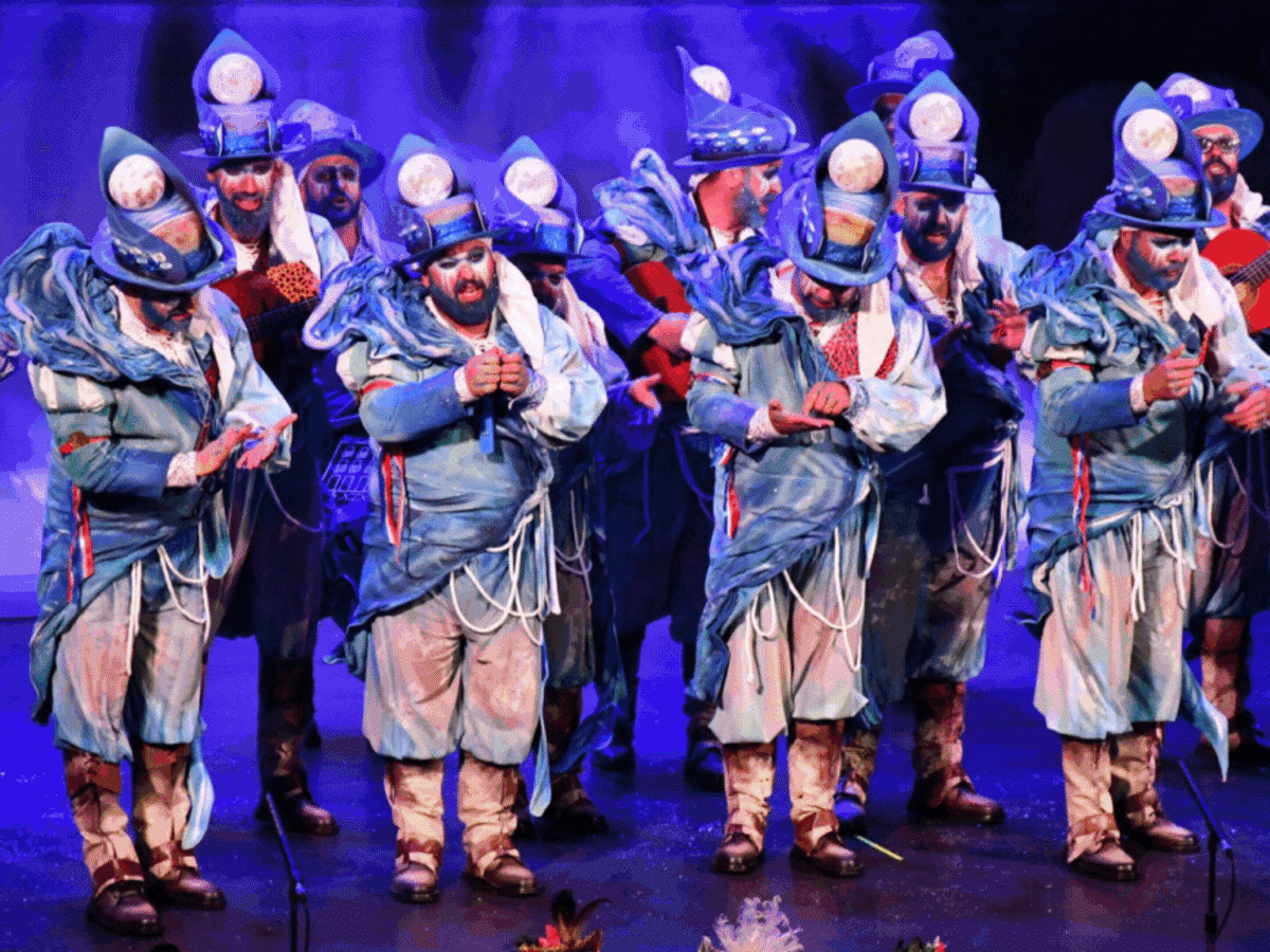 Comienza el concurso de carnaval en San Roque con buen ambiente en el teatro