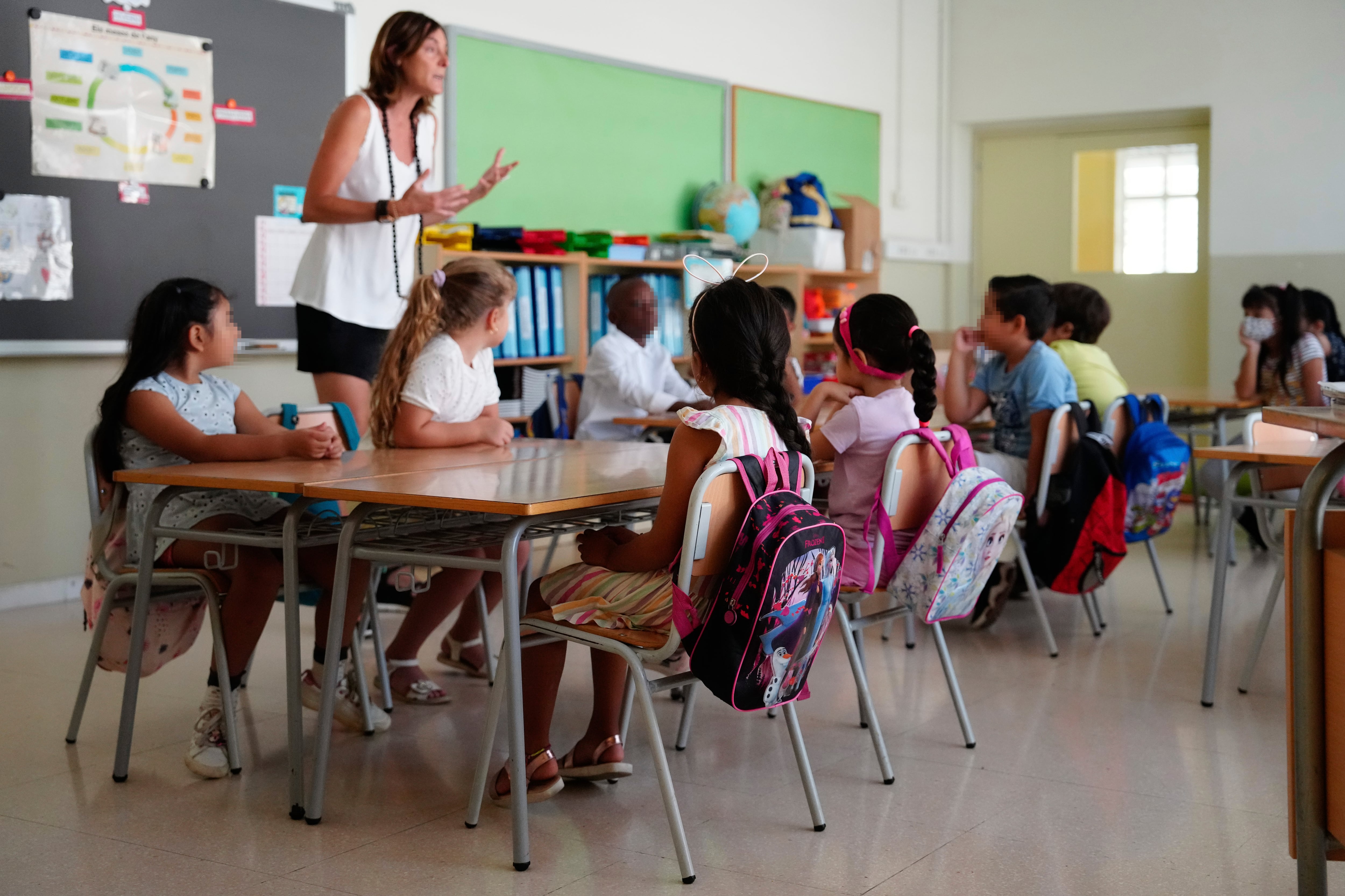 Una profesora en un aula (archivo)