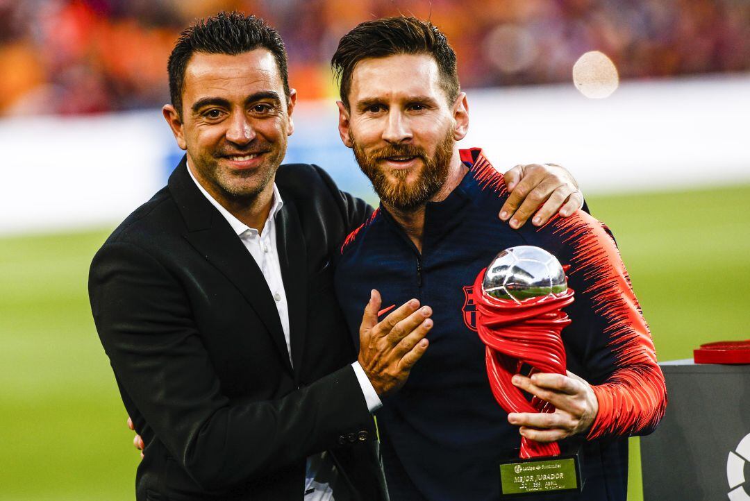 Xavi y Messi, en una foto desde el Camp Nou