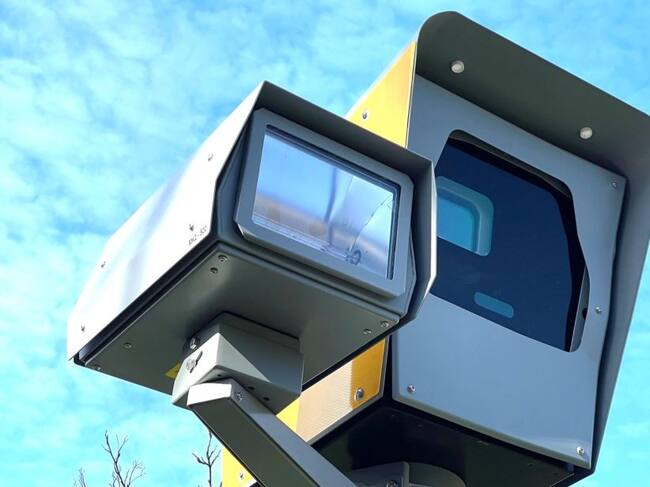 La inteligencia artificial llega a los radares para vigilar dentro de los coches