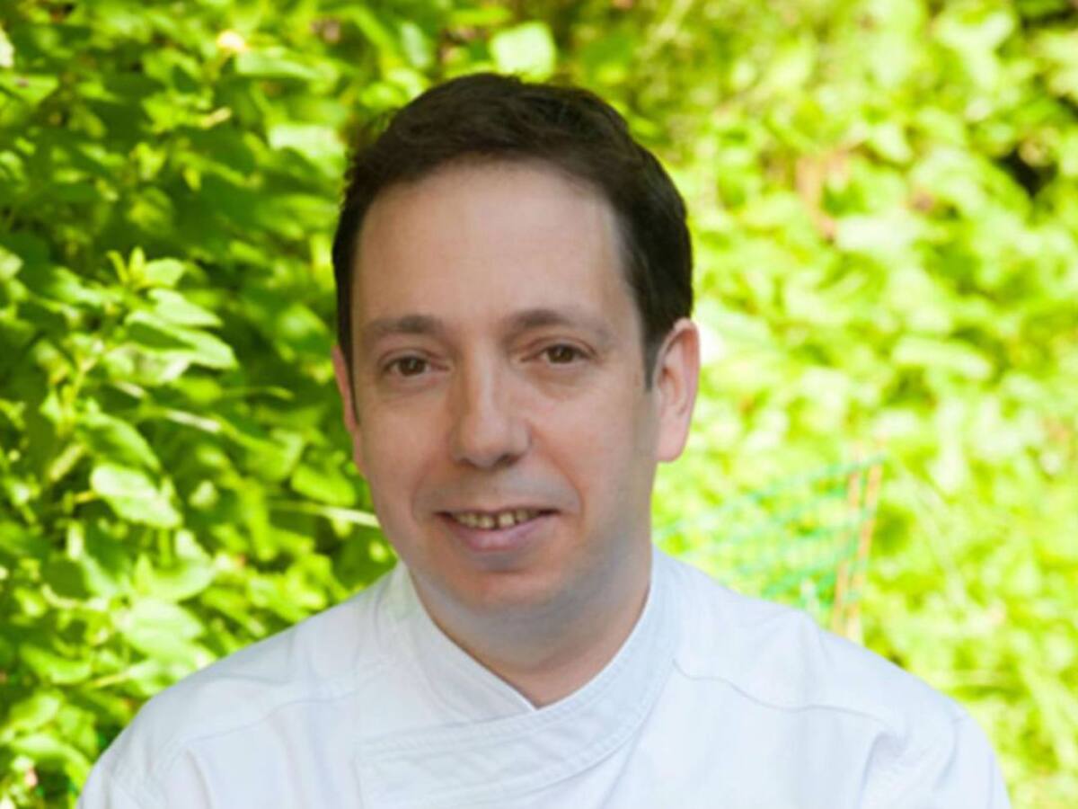 David Yárnoz recibe el premio anual de la Academia de Gastronomía