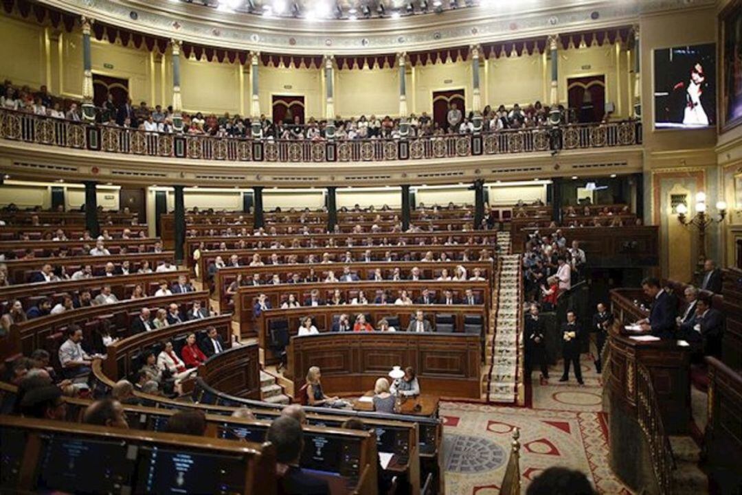 Vista del hemiciclo del Congreso de los Diputados durante la segunda votación para la investidura del candidato socialista a la Presidencia del Gobierno