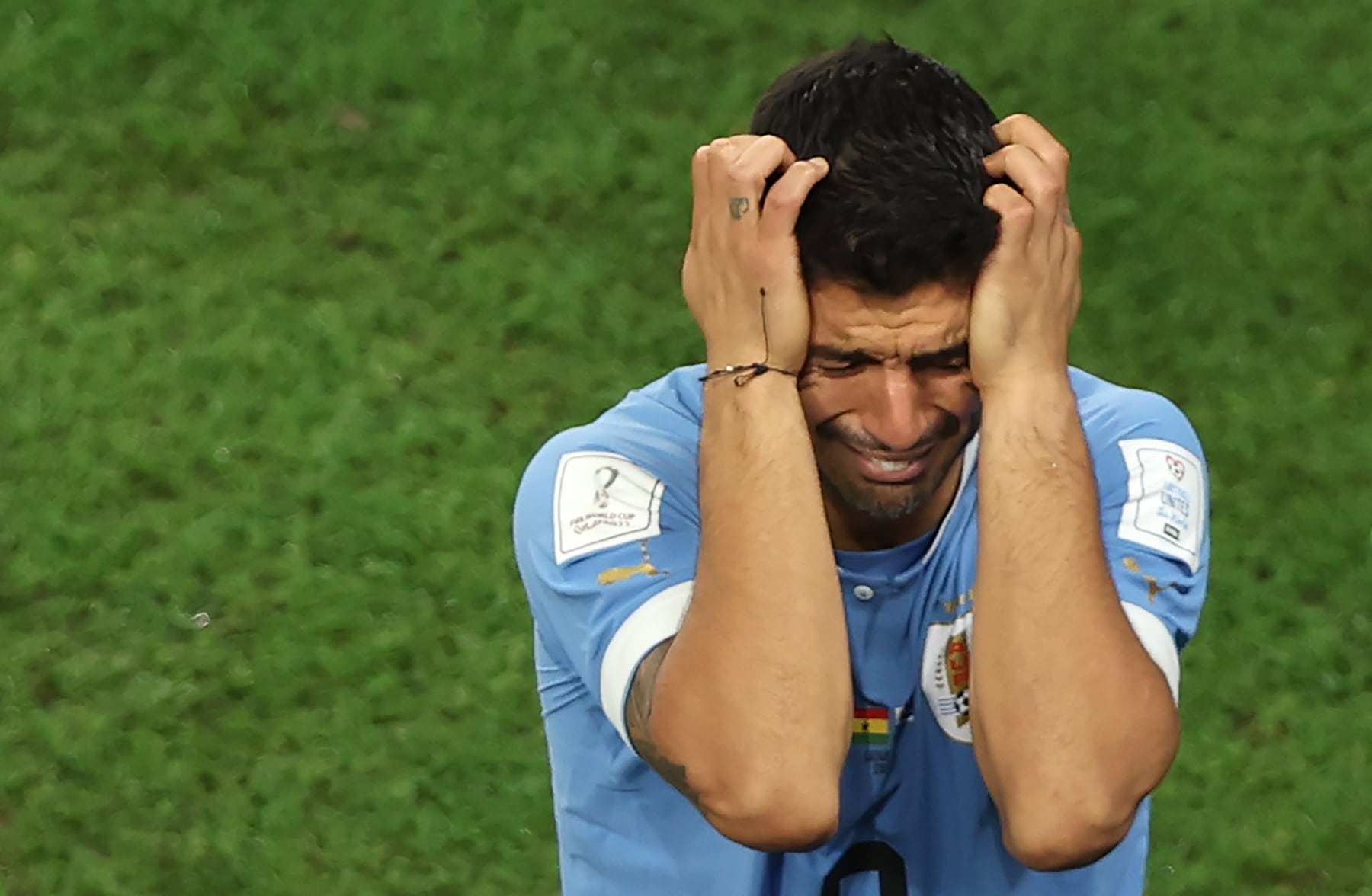 Luis Suárez llorando tras el final del partido 