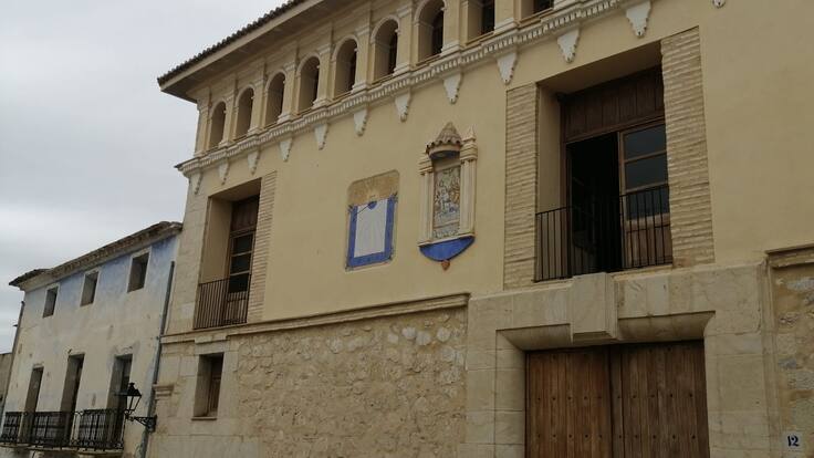 Entrevista a Ines Alfonso. La alcaldesa de Otos habla del reloj de sol que data del siglo XVIII que se ha restaurado.