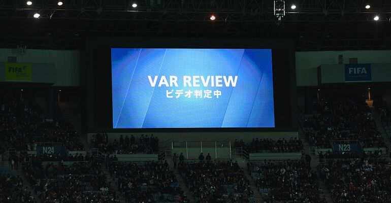 El VAR, interviniendo en el Mundial de Clubes de 2016