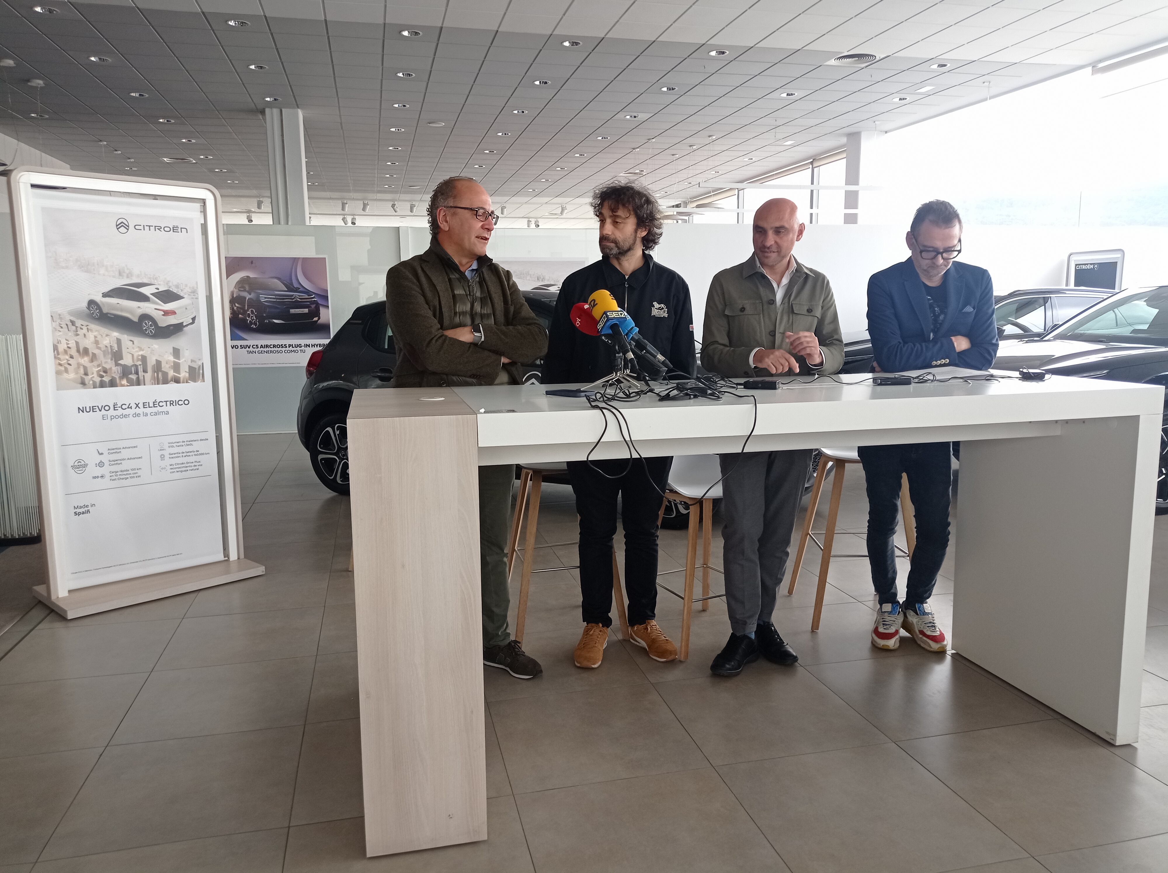 De izquierda a derecha César Polvorosa, Juan Cruz Pascual, Antonio Ruiz Pozuelo y David Frechilla en la presentación del Concurso de DJs Palausa Sonora