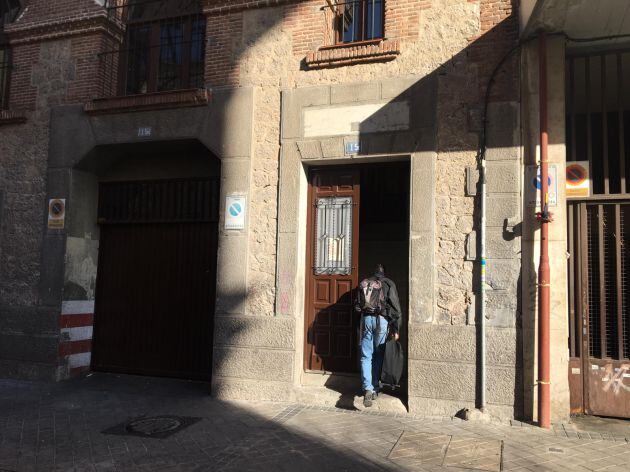 En el centro de día ‘Luz Casanova’ es de los pocos sitios en el que sigue repartiendo comida estos días