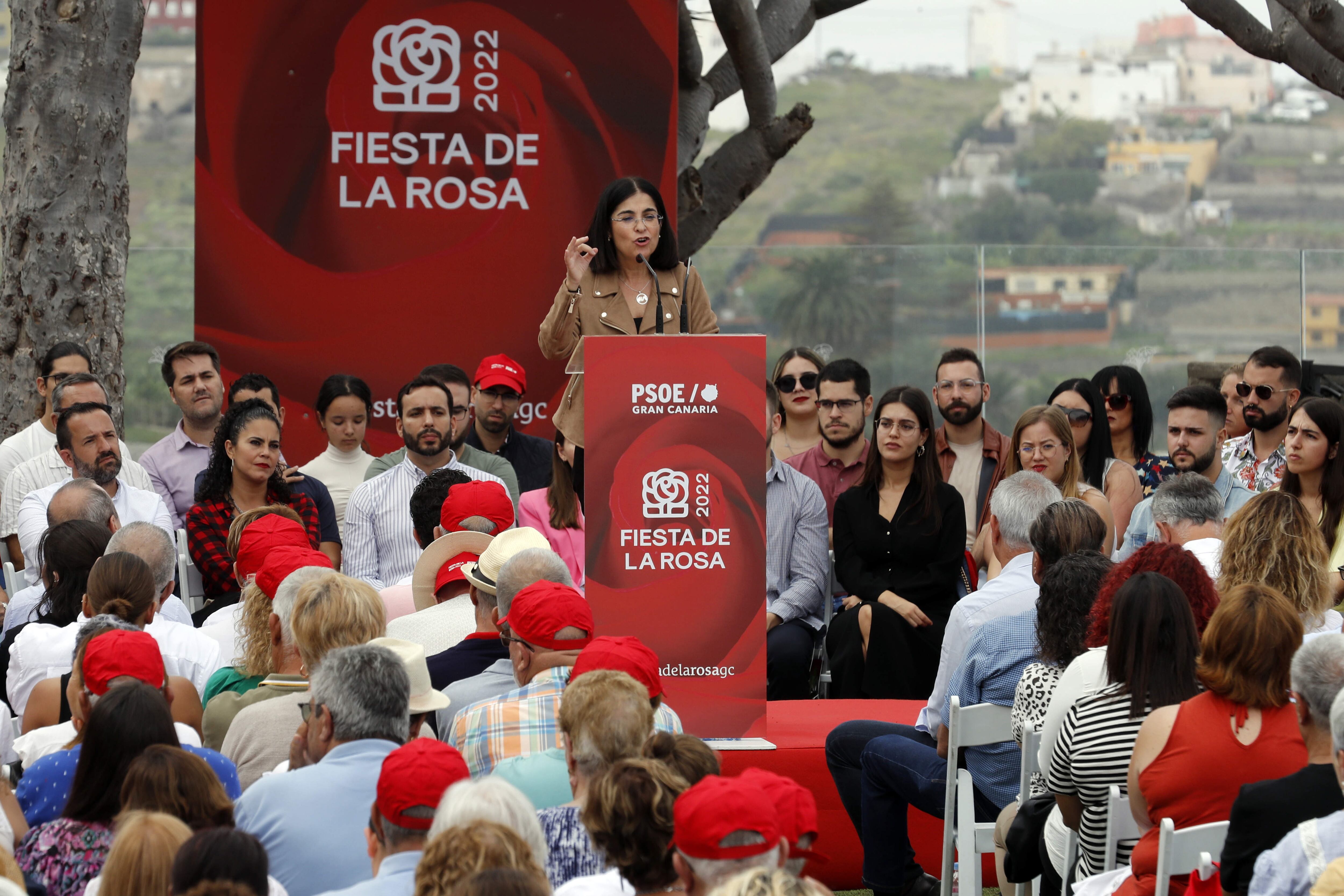 GRAFCAN2241. ARUCAS (GRAN CANARIA), 13/11/2022.- La ministra de Sanidad, Carolina Darias, durante su intervención este domingo en Arucas (Gran Canaria) en la &quot;Fiesta de la rosa&quot; que organizó su partido, el PSOE. EFE/ Elvira Urquijo A.
