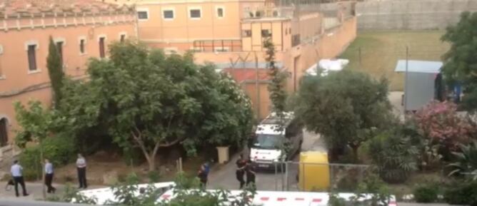 Imatge del trasllat dels presos de la presó de Figueres