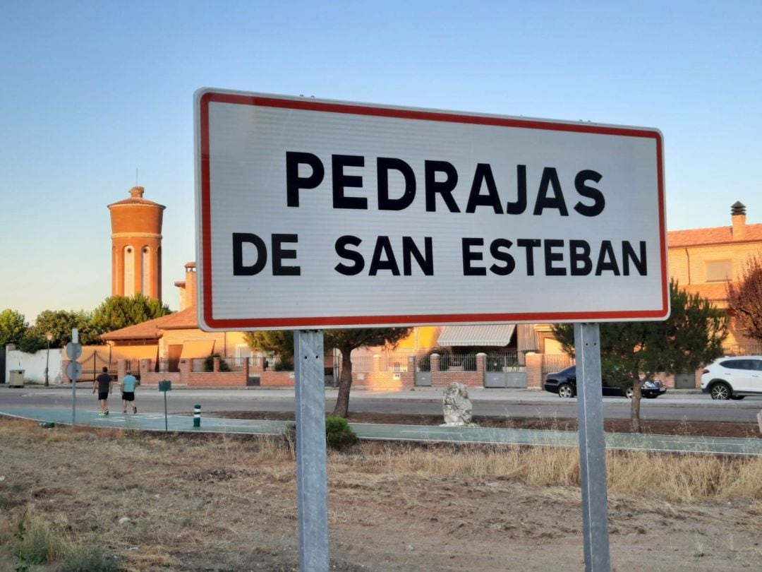 Entrada al municipio vallisoletano de Pedrajas.