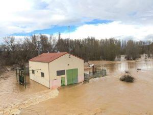 Imagen del desbordamiento del río Pisuerga en la zona de Astudillo