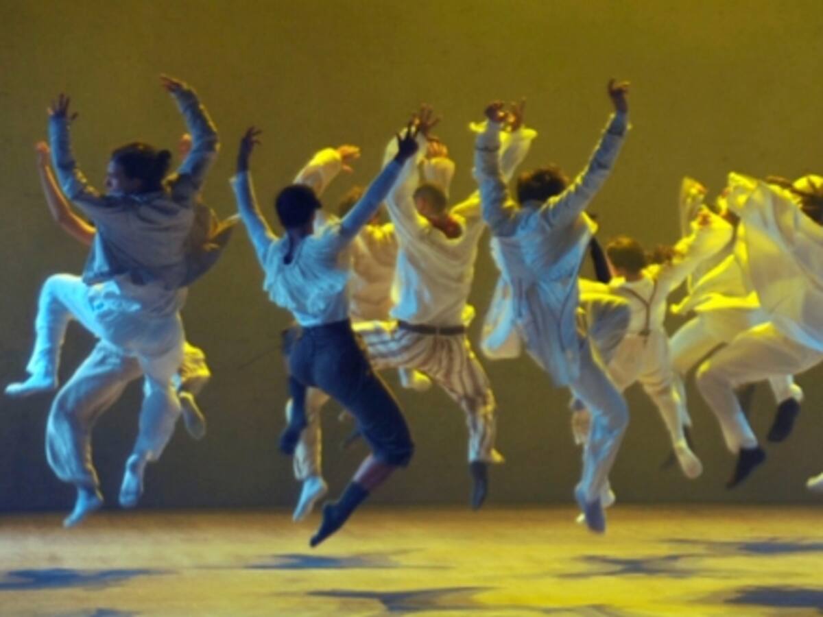 Dansa sobre el colonialisme al Grec