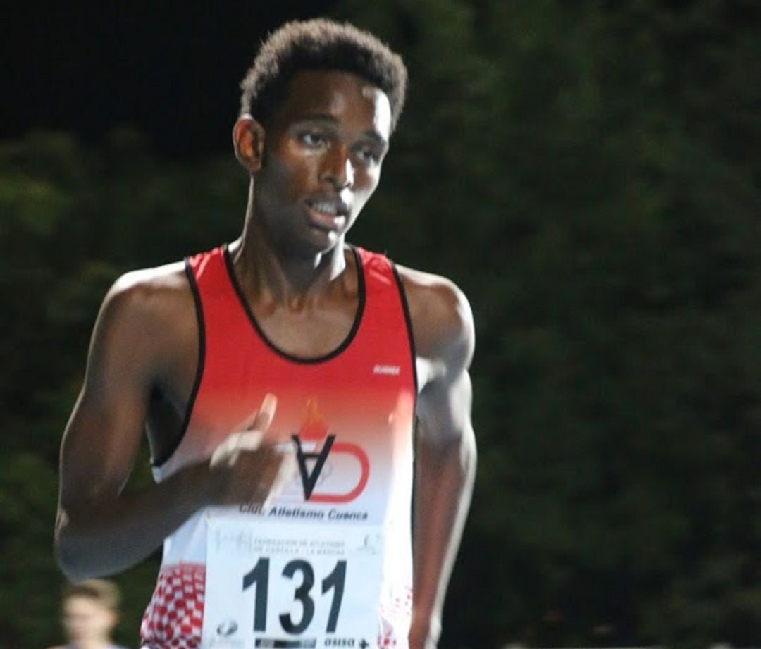 Mesfin Escamilla durante la carrera